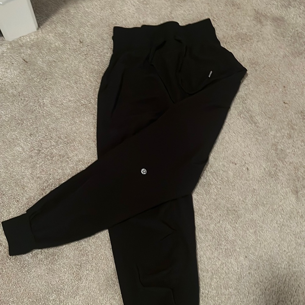black size 2 lulu joggers